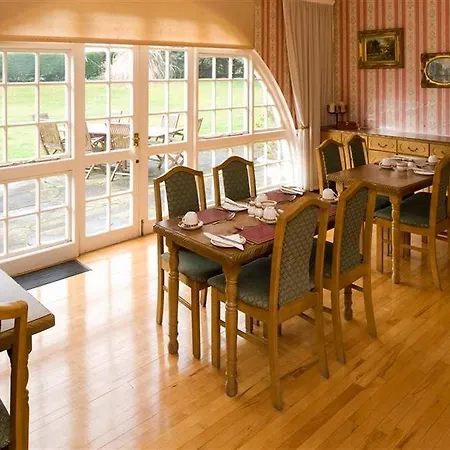 Lantställe Broadmeadow Country House *